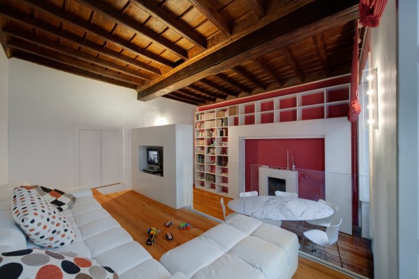 HouseT_UAU_01